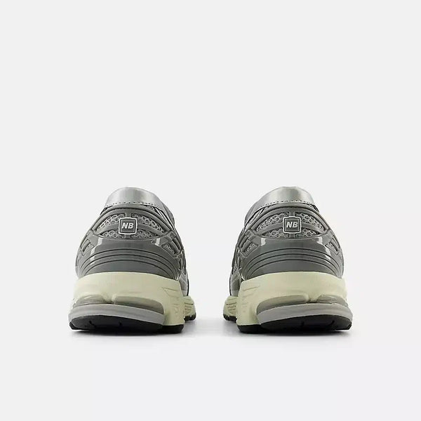ASICS GEL-Kinetic Fluent – Gris Métallisé & Argent