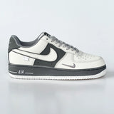 Nike Air Force 1 Gris & Blanc — Style Classique et Confort Premium
