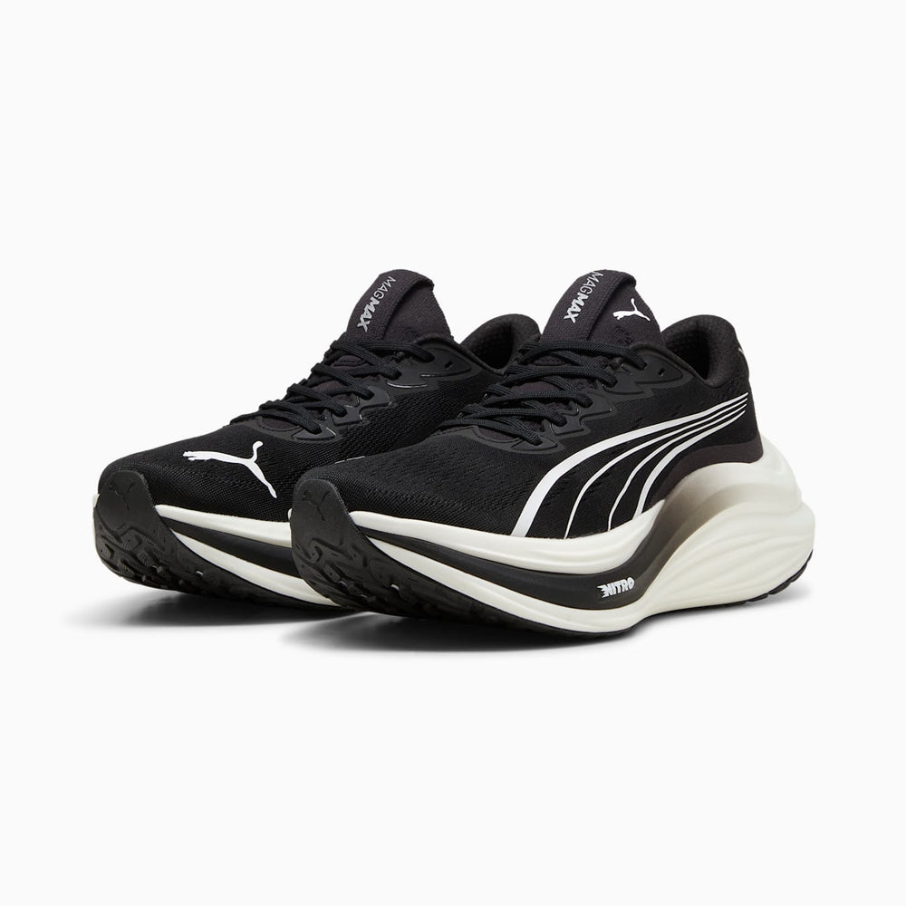 Puma Velocity Nitro 4 en noir et argenté.