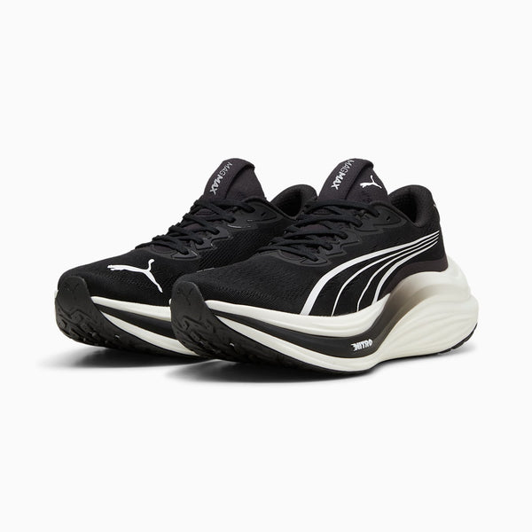 Puma Velocity Nitro 4 en noir et argenté.
