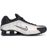 Nike Shox R4 Black & White – L’Alliance Parfaite du Confort et du Style