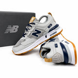 New Balance 999 – Blanc Cassé, Bleu Marine & Semelle Gomme 🤍💙🤎